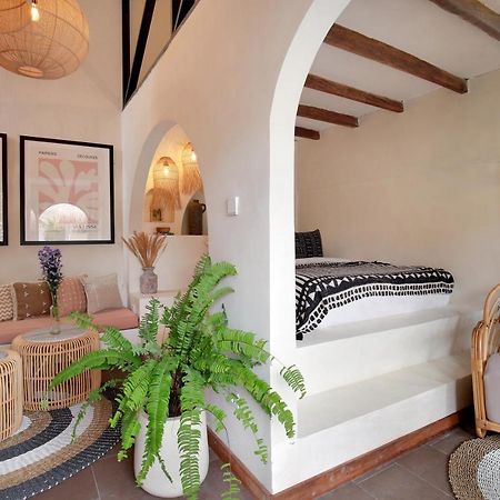 Seminyak Beach Bungalow Studio Villa 1 With Private Pool Sbb1 Экстерьер фото
